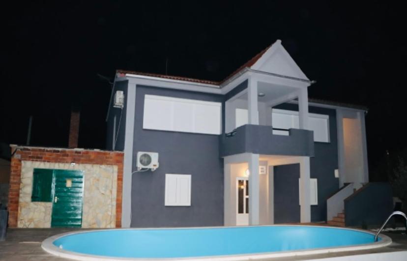 Iva Apartman Sa Bazenom Donji Zemunik Экстерьер фото
