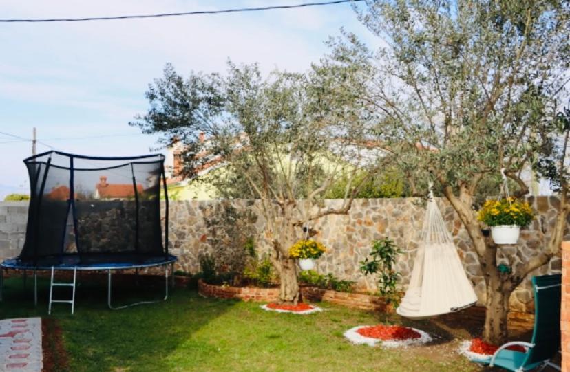 Iva Apartman Sa Bazenom Donji Zemunik Экстерьер фото