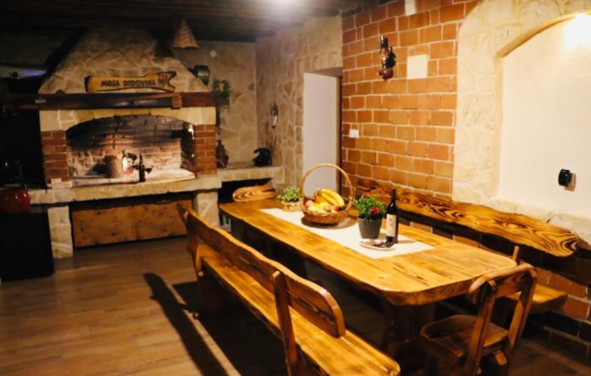 Iva Apartman Sa Bazenom Donji Zemunik Экстерьер фото